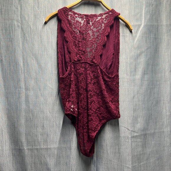 🇺🇸 Streetwear society burgundy lace body suit size large NWT - Picture 7 of 7
